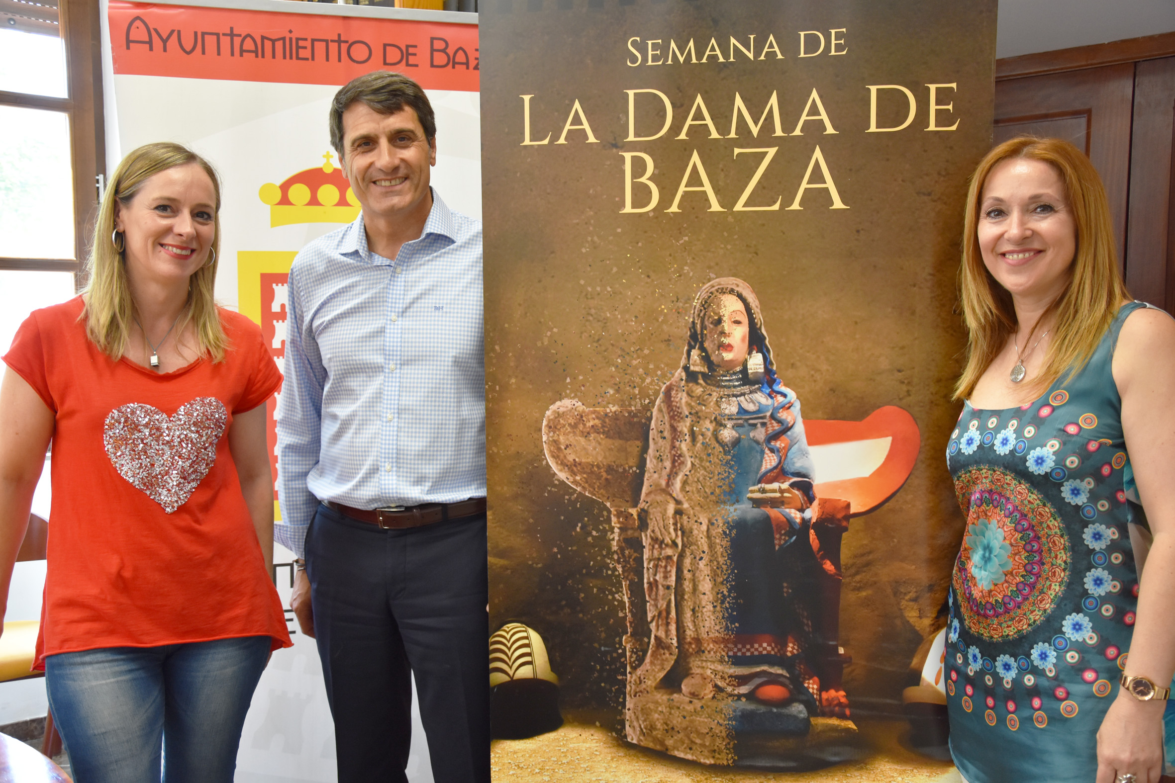 Las concejalas de Turismo y Cultura y el alcalde de Baza