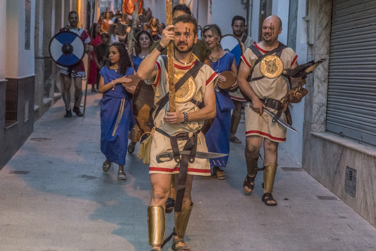Pasacalles Semana de la Dama de Baza. Foto Carmelo Mateos
